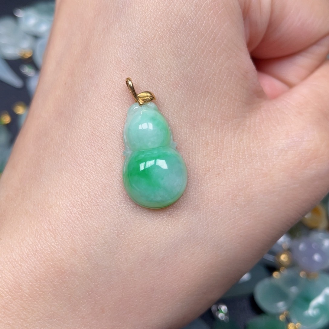 翡翠颈饰18K金镶嵌翡翠