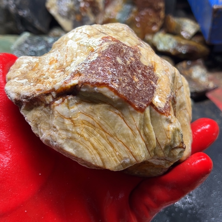 透闪石-蛇纹石玉珠宝奇石未镶嵌