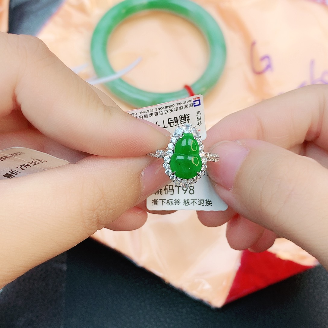 翡翠戒指银S925镶嵌缅甸翡翠
