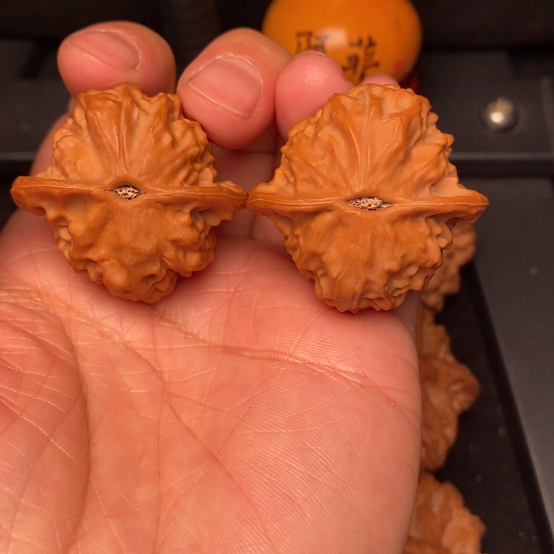 文玩核桃吊坠瓷娃娃36