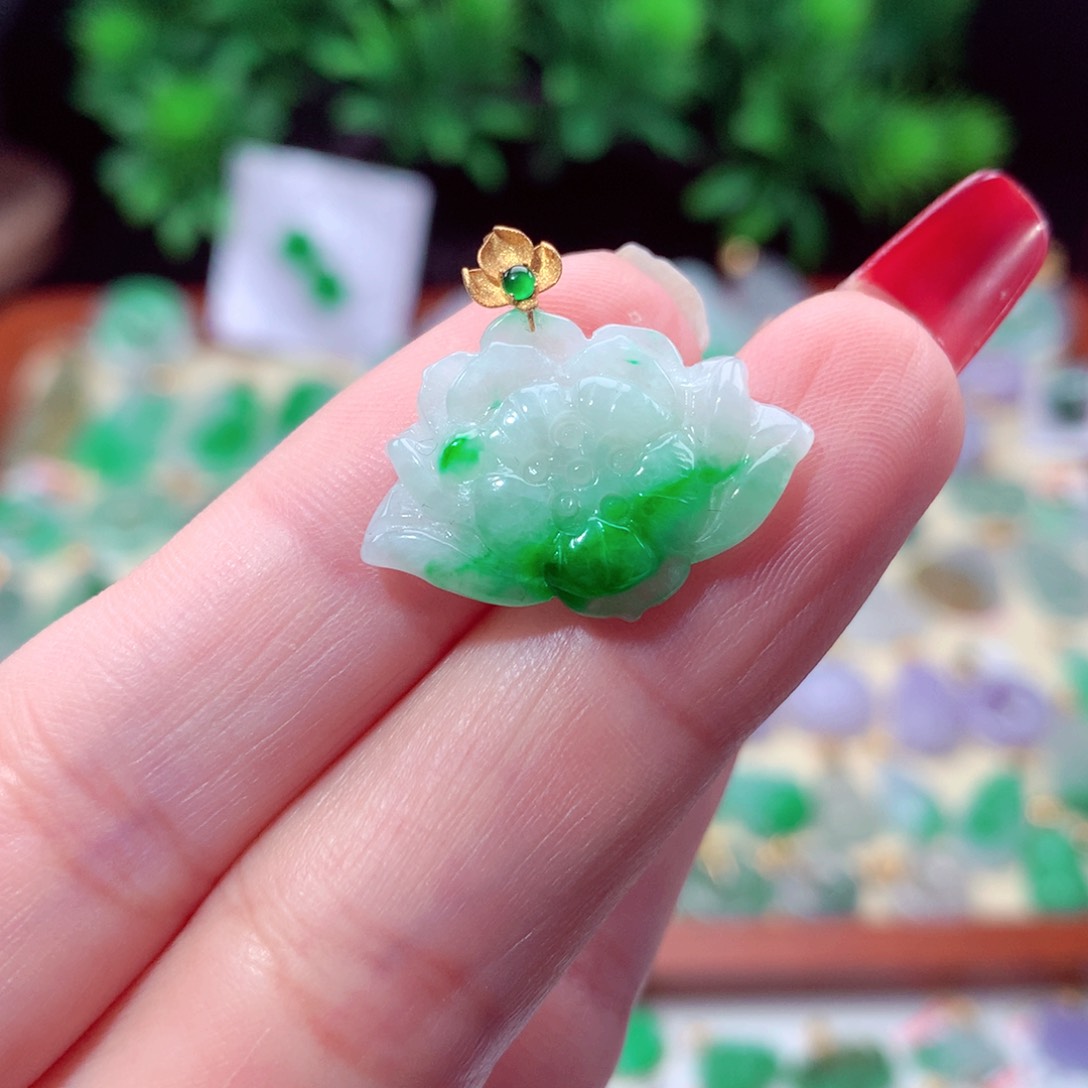 翡翠吊坠(不含链)18K金镶嵌