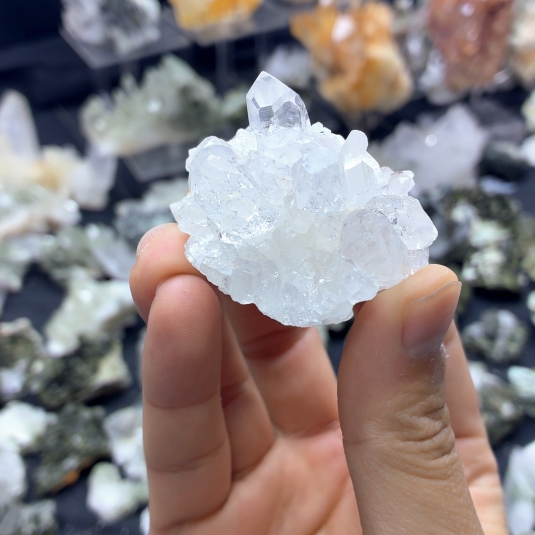 石材洁白无暇白水