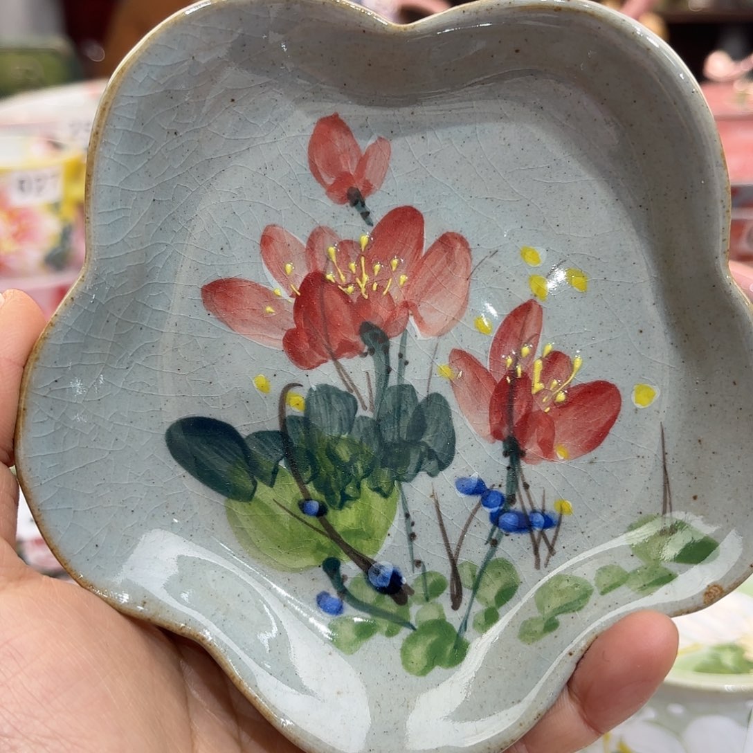 瓷片兔兔的小可爱太可爱了啊哈哈好