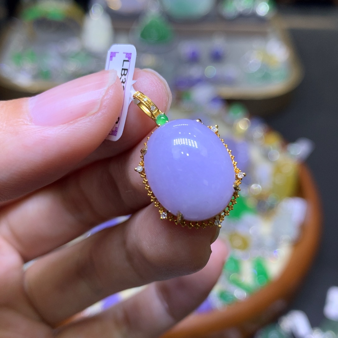 翡翠18K金镶嵌颈饰翡翠吊坠项链