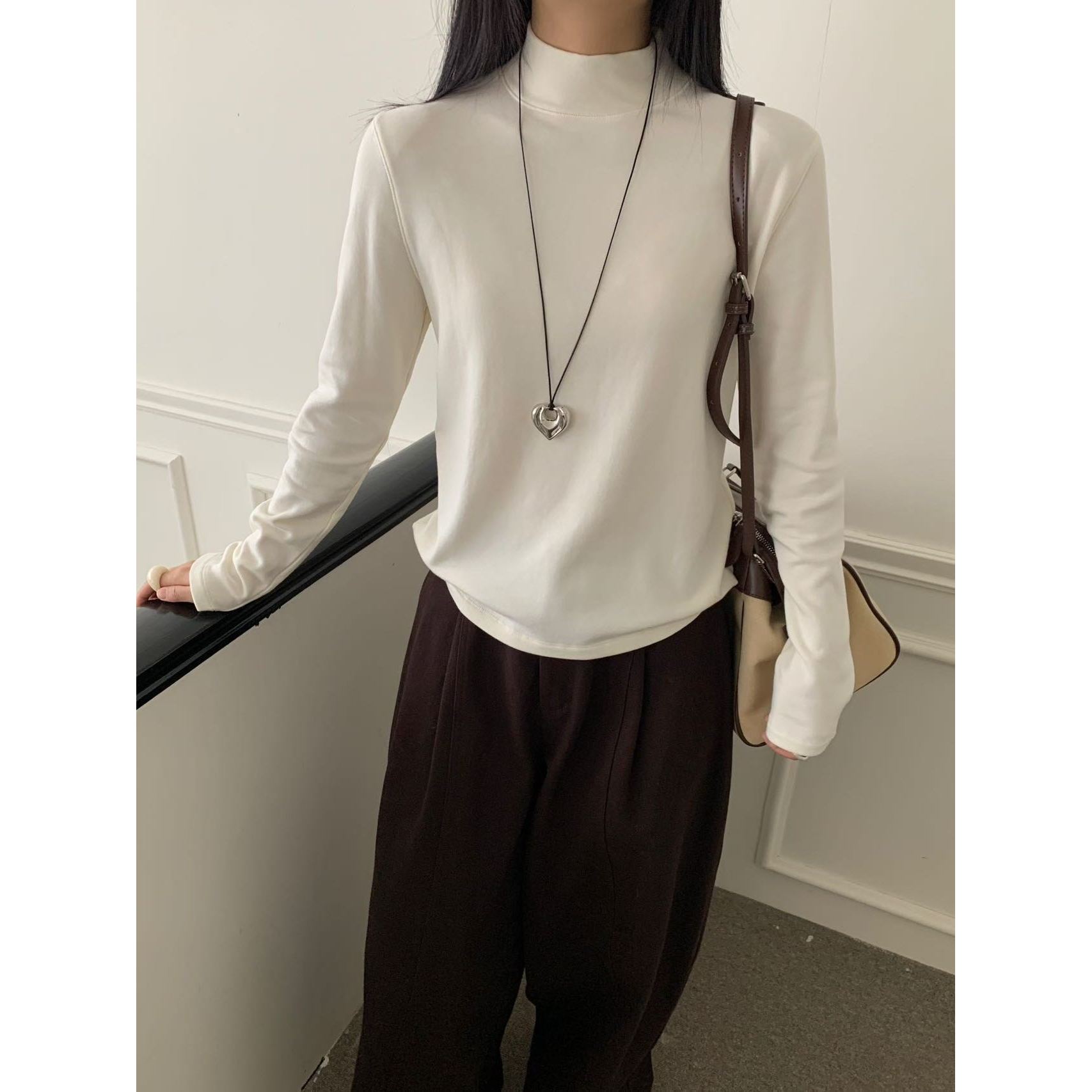 新款韩版简约纯色百搭显瘦保暖时尚打底T恤D1319