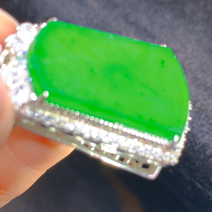 【闪购商品】翡翠颈饰银S925镶嵌翡翠