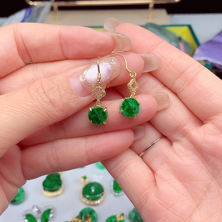 翡翠颈饰银S925镶嵌翡翠