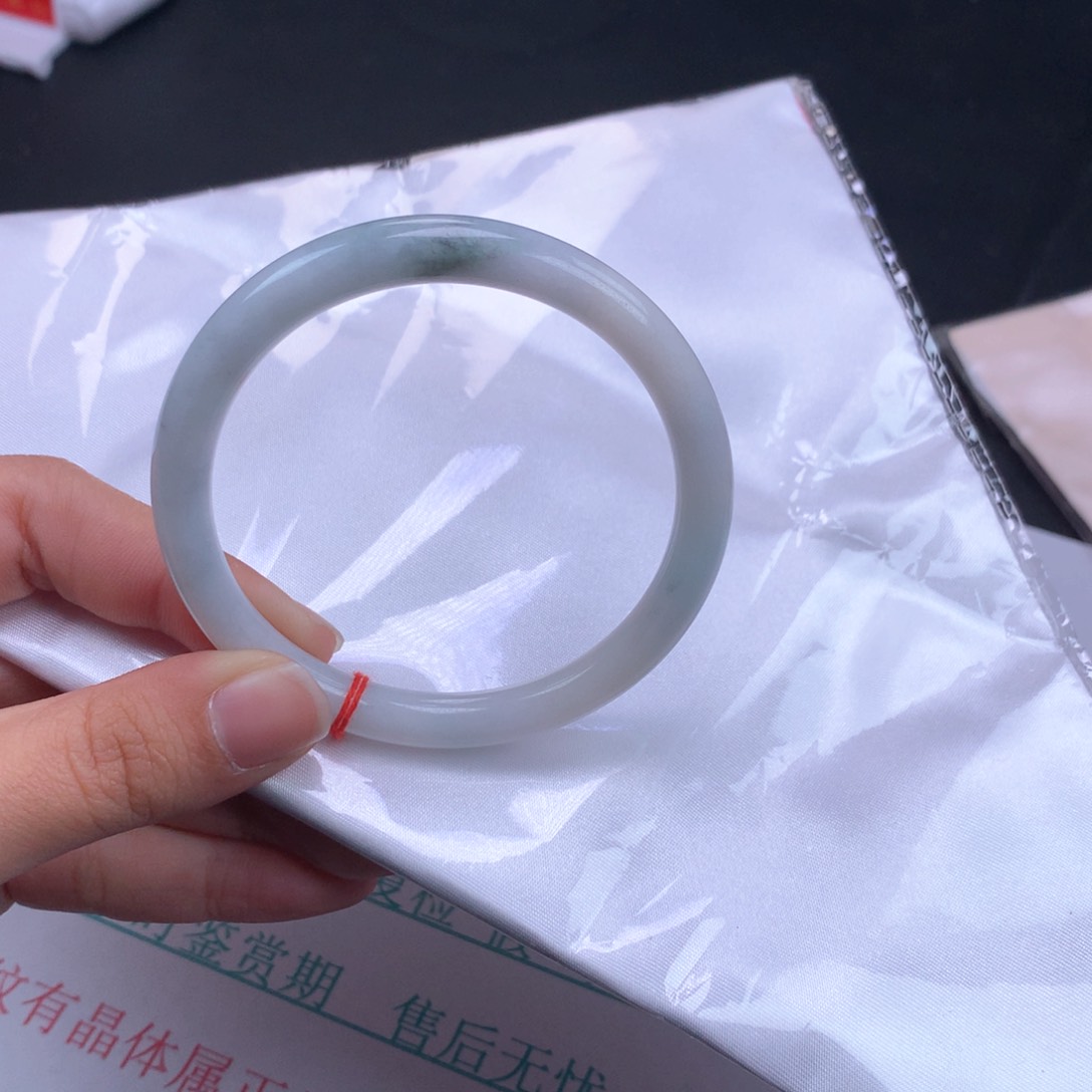 翡翠手镯（圆镯）未镶嵌60号56.2圆条