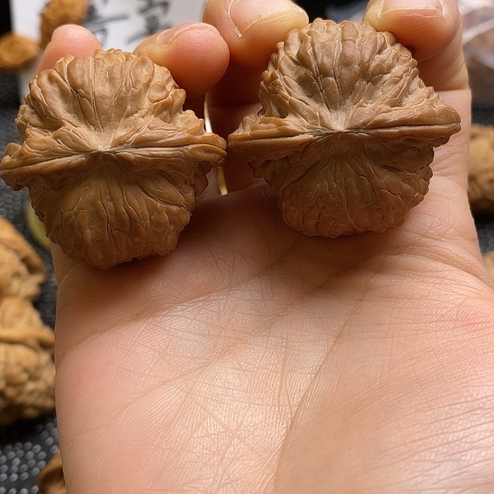 文玩核桃吊坠山地磨38