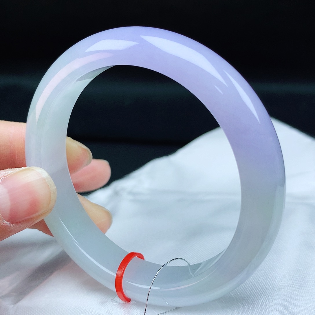 翡翠手镯未镶嵌55圈