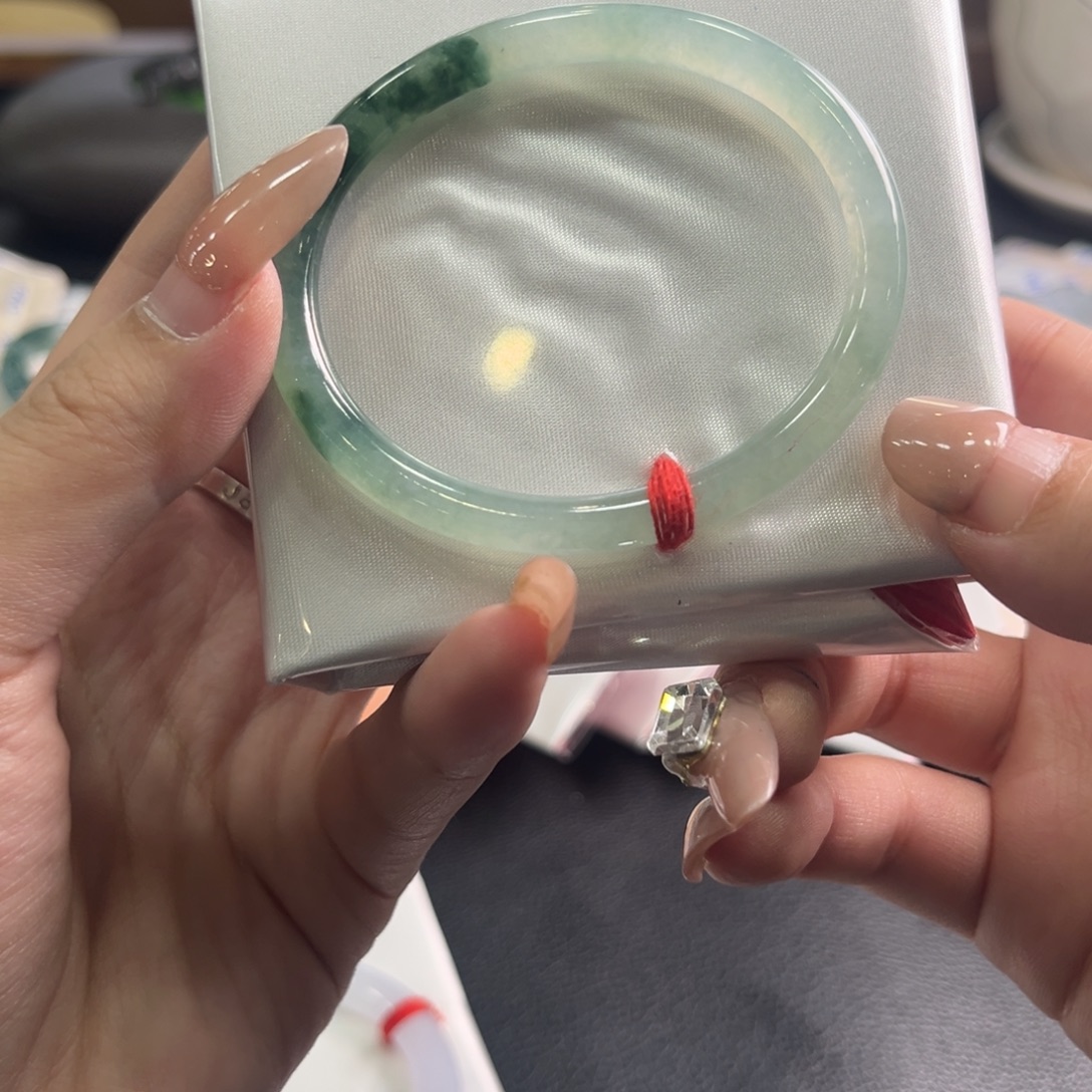 潘***美翡翠未镶嵌手镯54贵妃力推