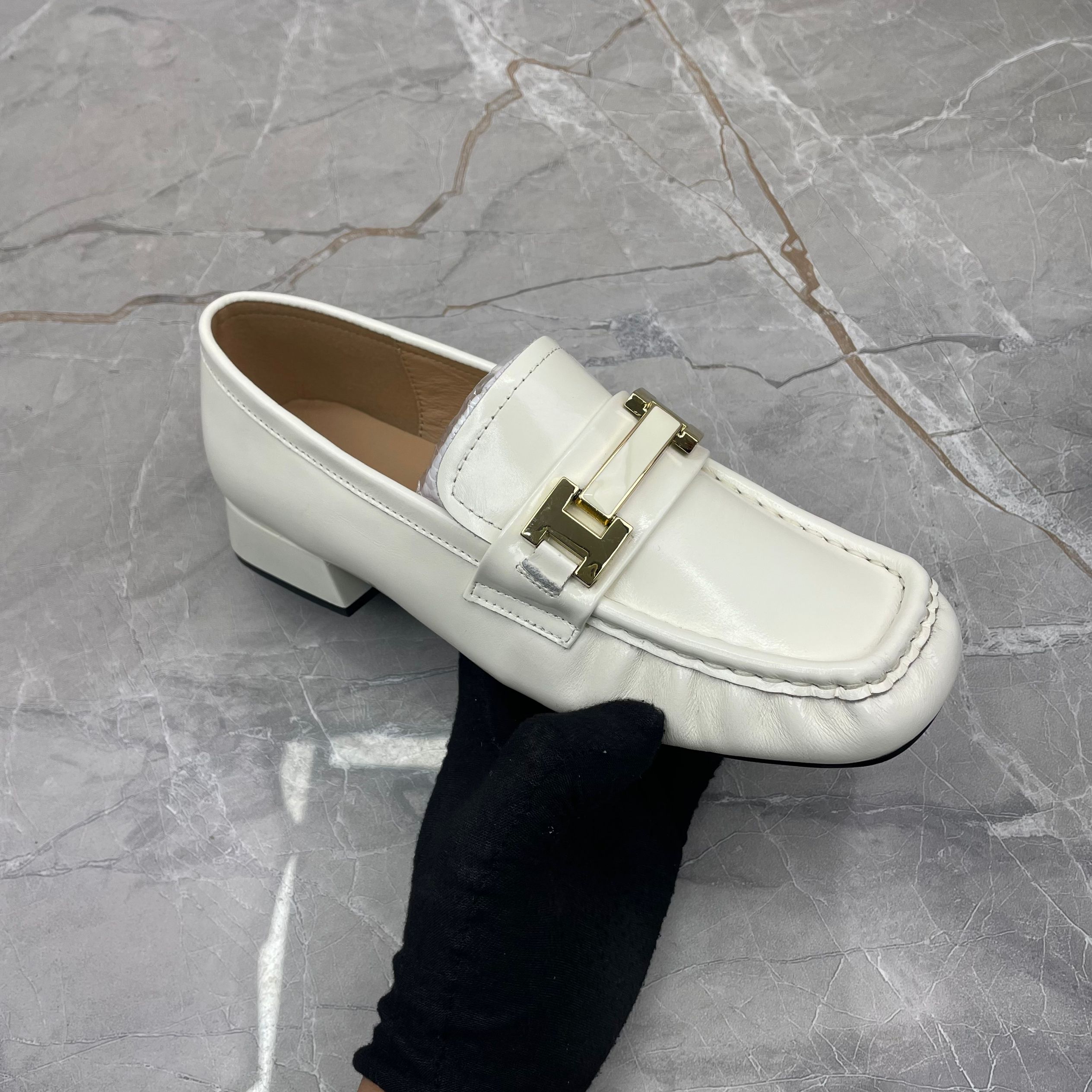 单鞋女（牛皮）d393-5（孤品）d区c区38/40 码