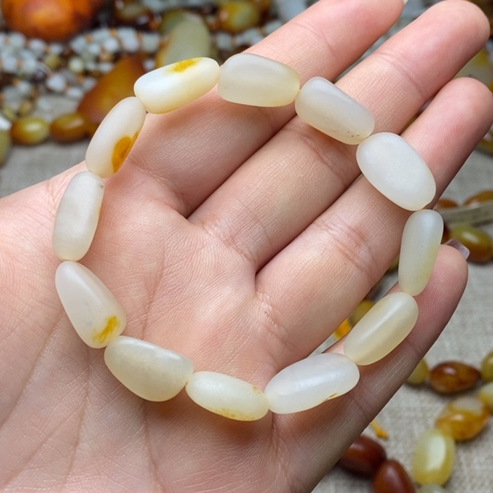 和田玉未镶嵌手链