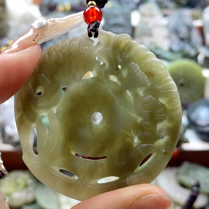 和田玉颈饰未镶嵌