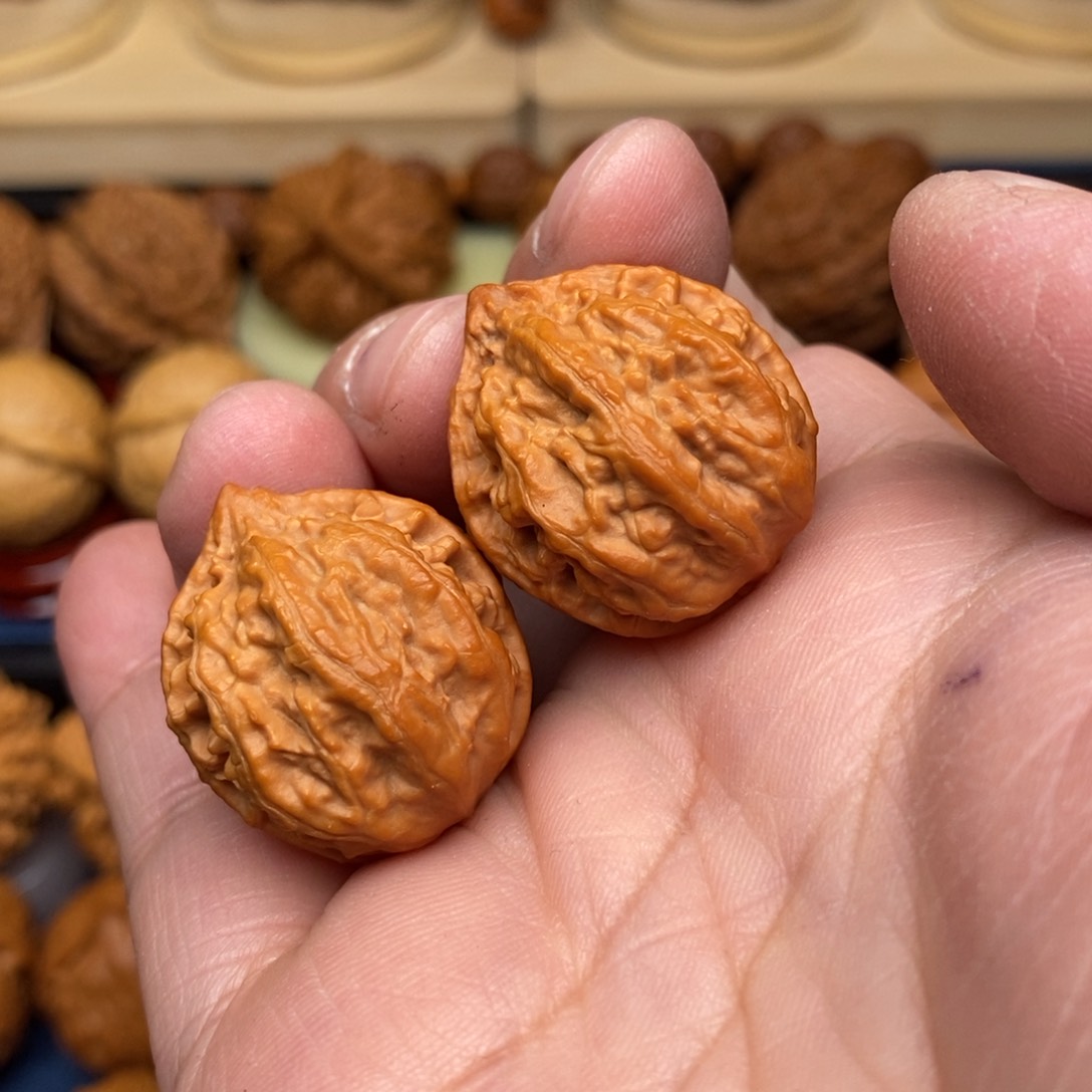 文玩核桃把件手捻粗筋