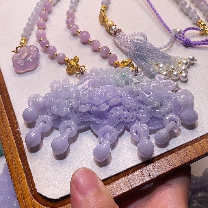 翡翠未镶嵌颈饰翡翠吊坠