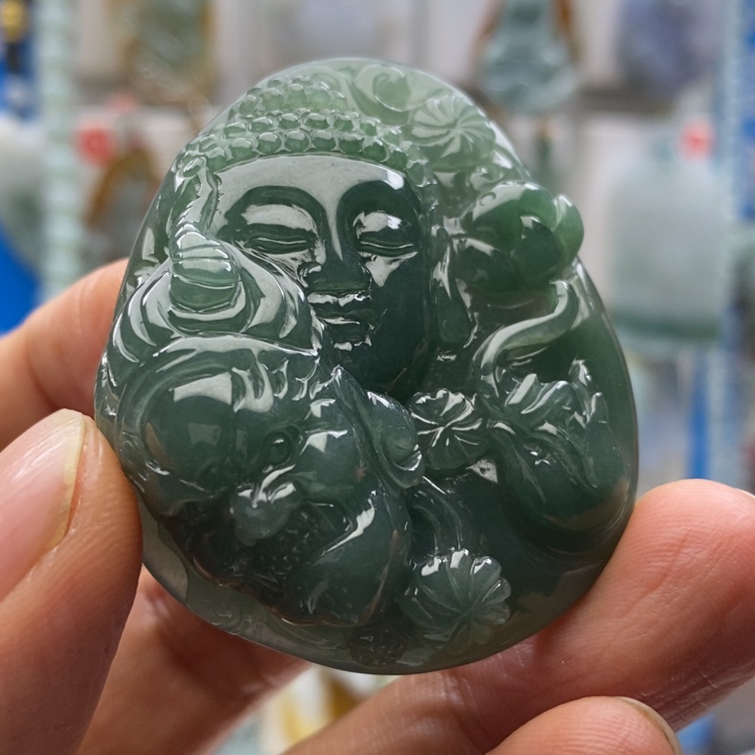 翡翠颈饰未镶嵌佛魔