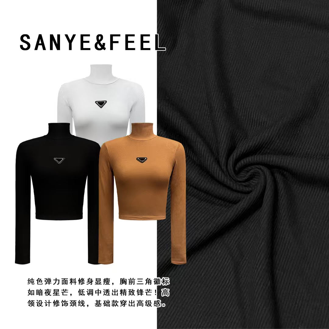sanye&feel/妍三也【别具一格】加绒高领三角标打底上衣540111YX