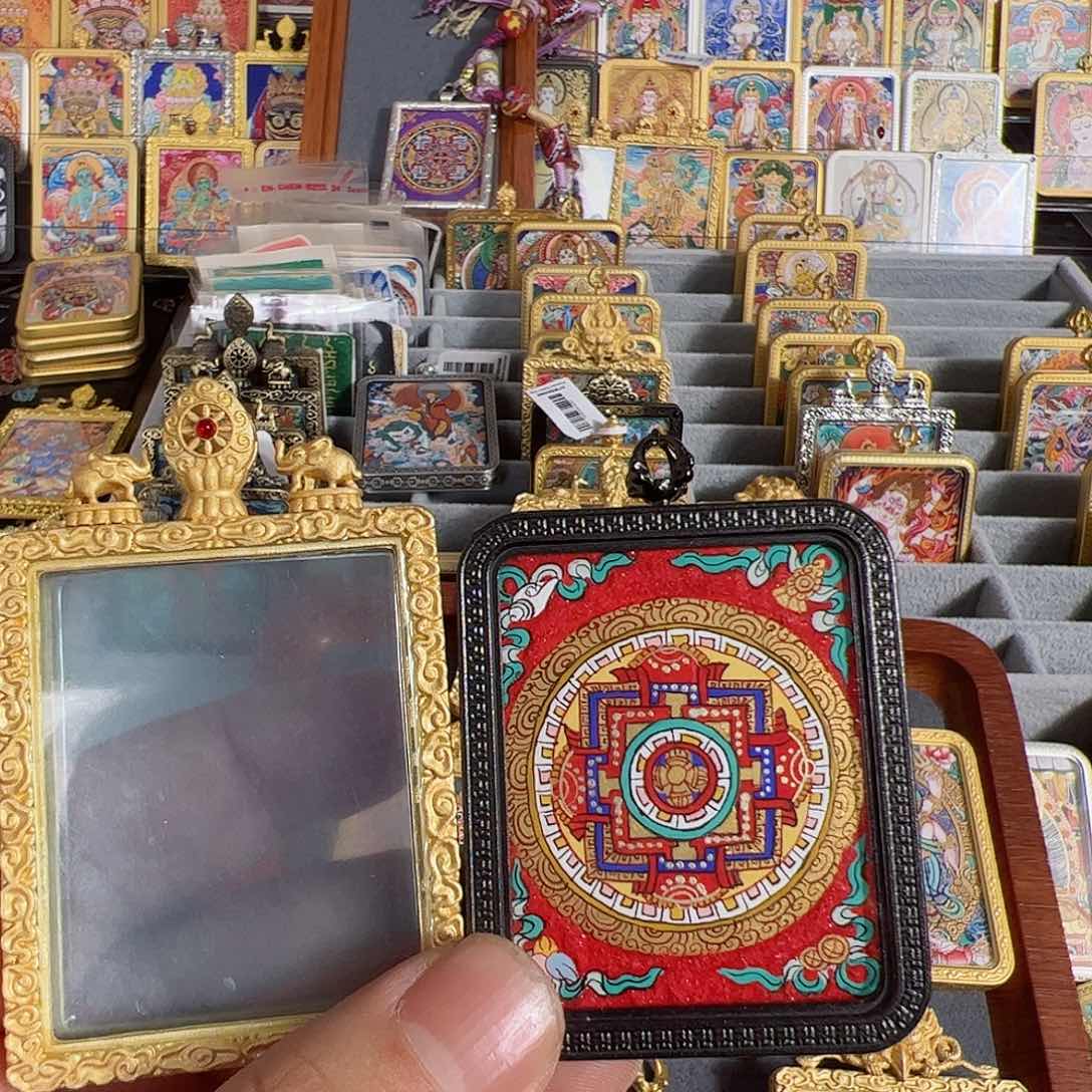 吊坠纯手绘唐卡红坛城双面金壳