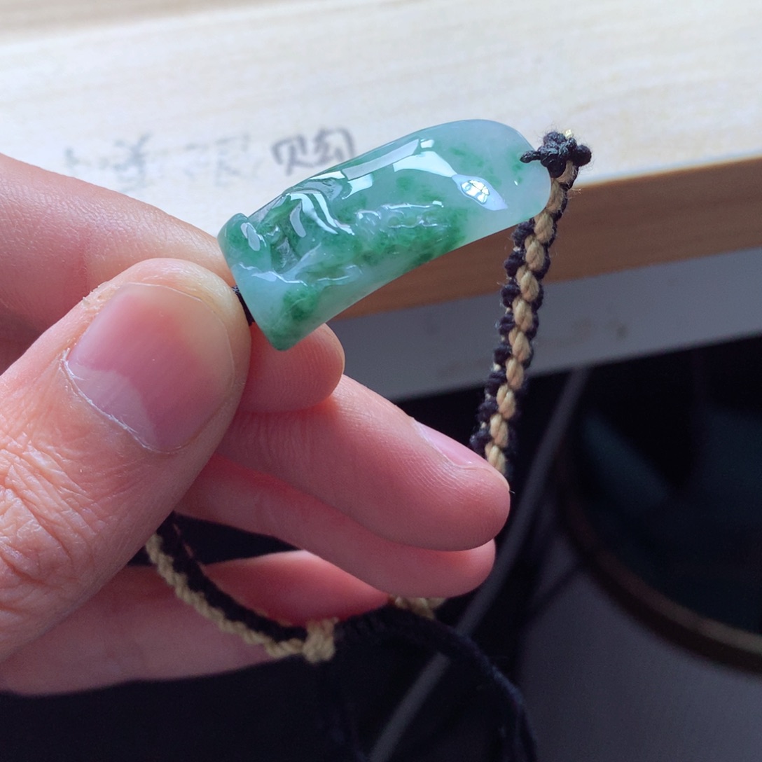 翡翠颈饰未镶嵌吊坠