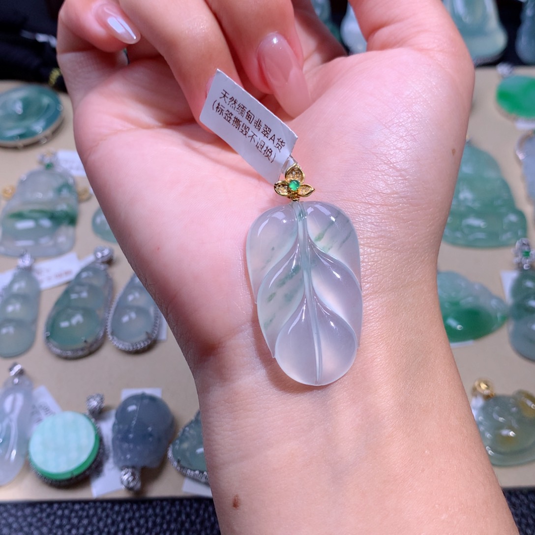 翡翠吊坠(不含链)18K金镶嵌