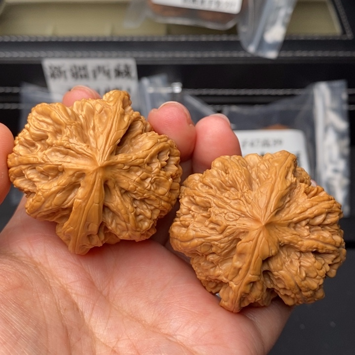 文玩核桃把件46粗筋