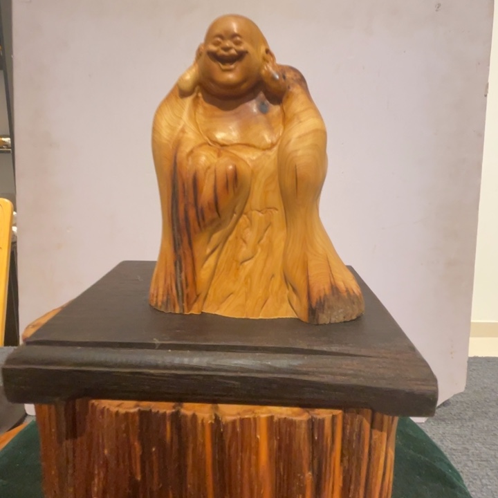 姓***里柏木（崖柏）弥勒摆件