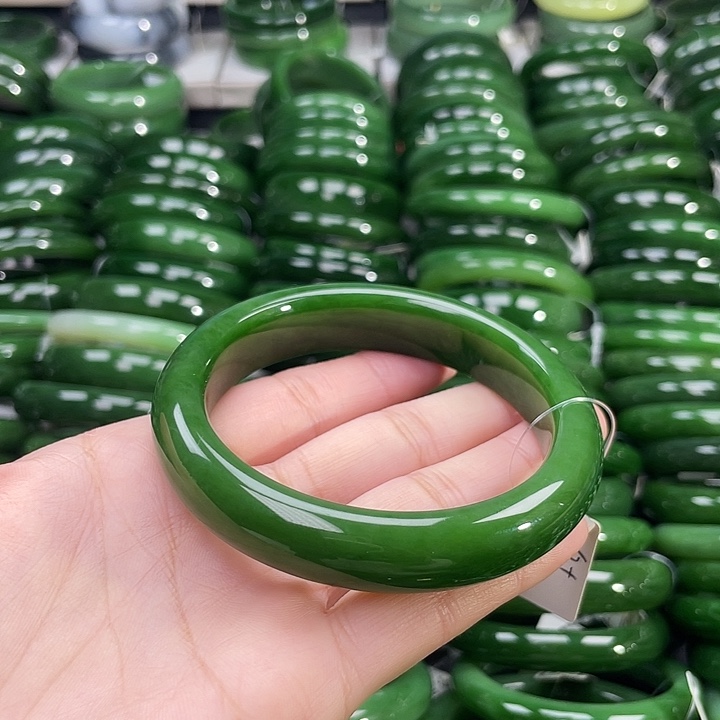 未镶嵌手镯和田玉（碧玉）