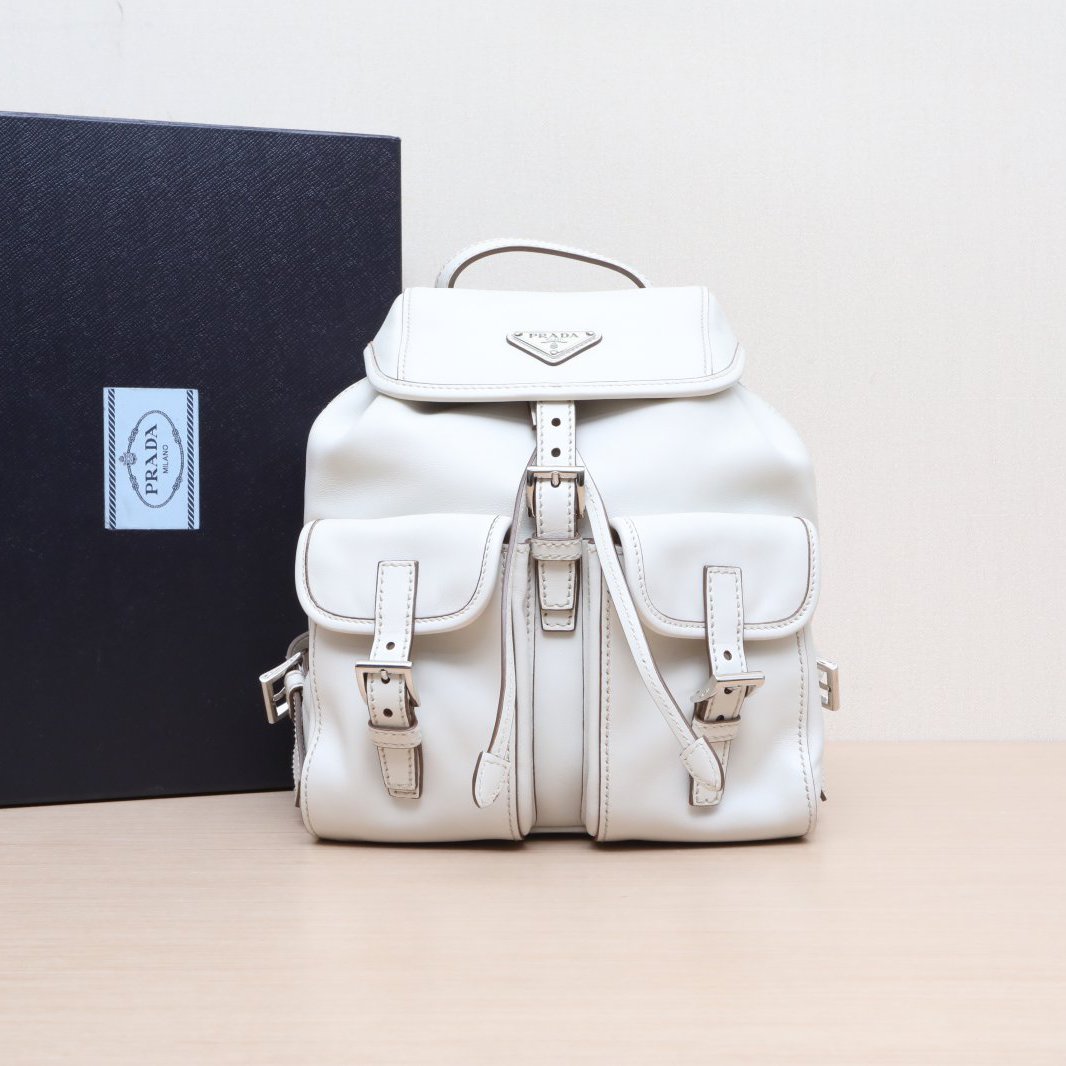 95新 Prada/普拉达 活动姑姑219925 白色 皮革C 双肩包 双口袋