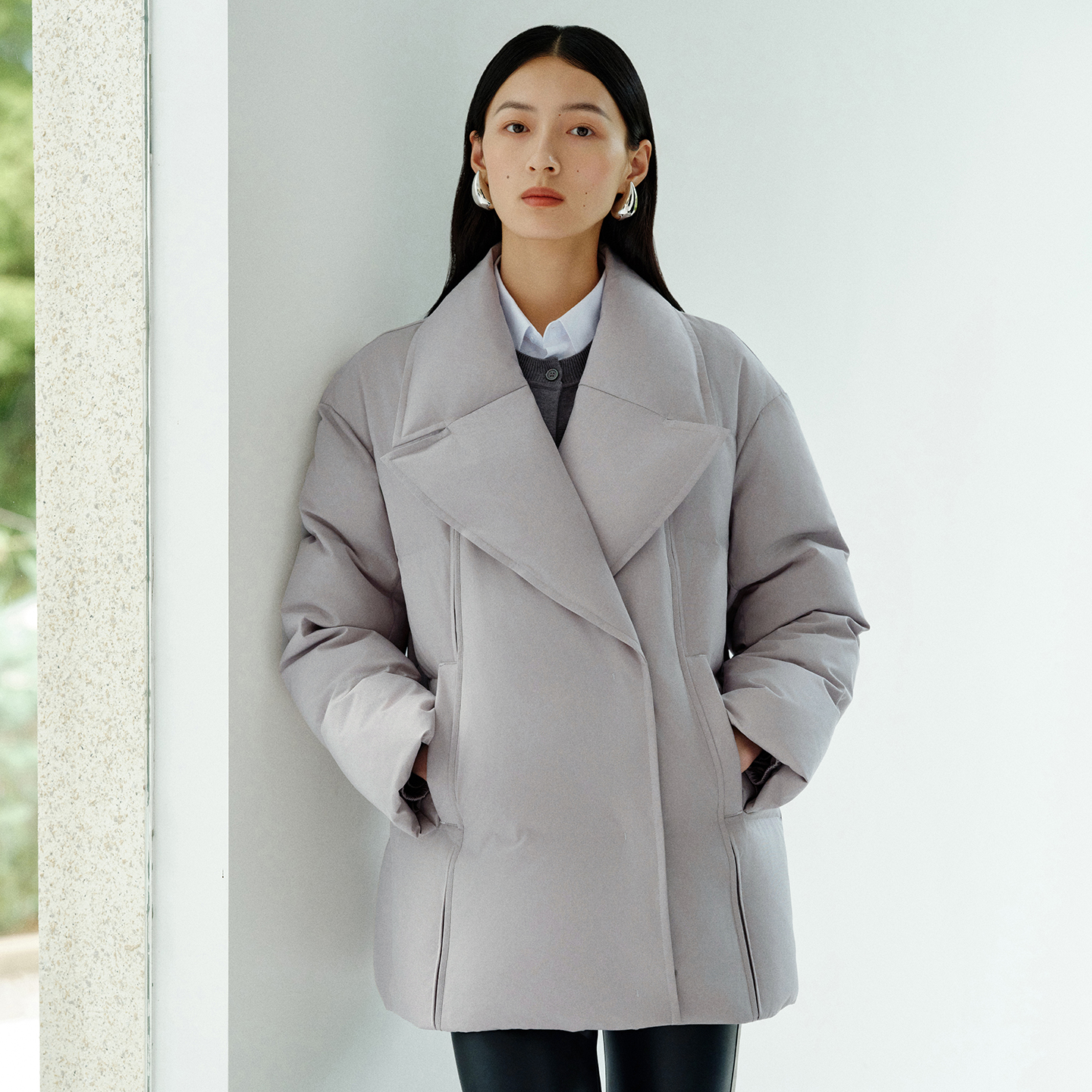 艾莱依时装羽绒服女短款休闲立体剪裁收腰保暖秋冬雪绒立领3067