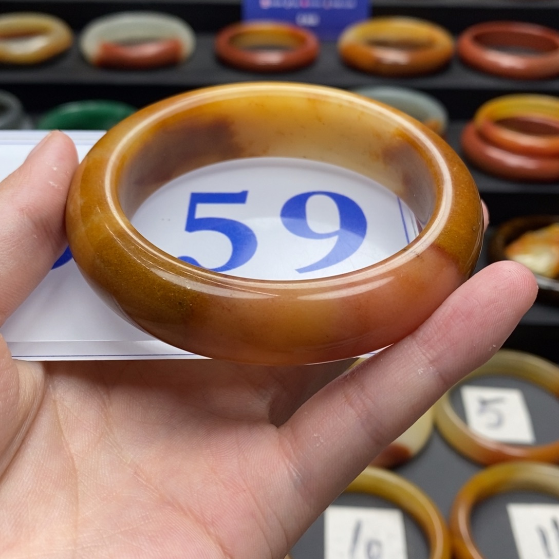 石英质玉（黄龙玉）手镯未镶嵌