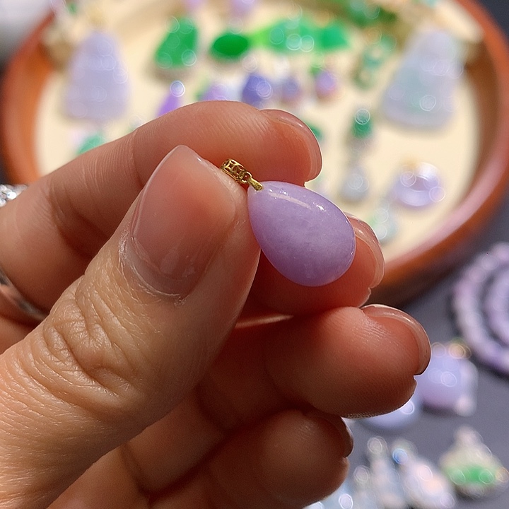 翡翠吊坠(不含链)18K金镶嵌