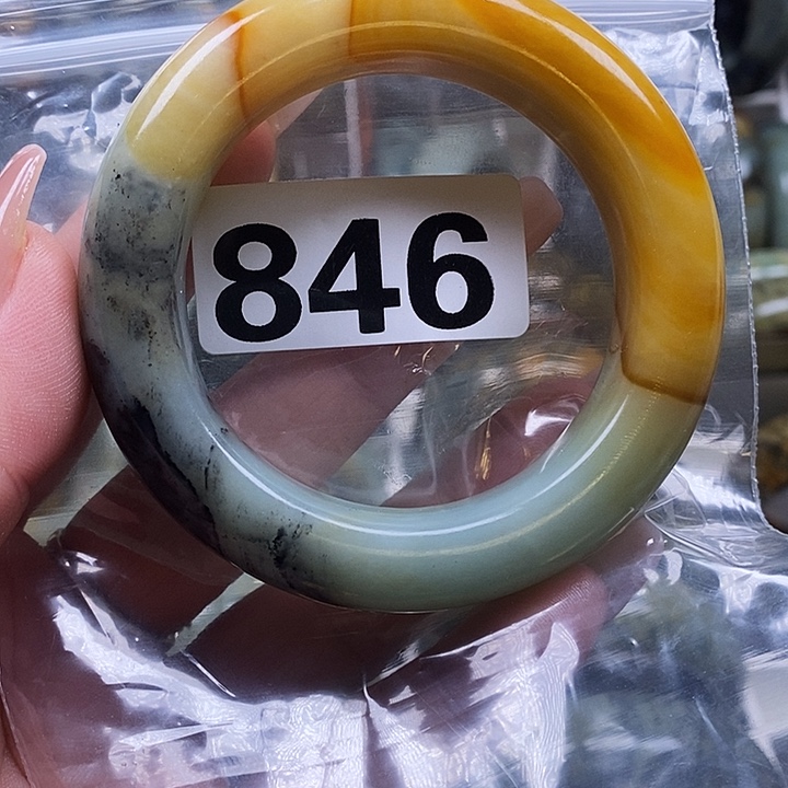 Y***n蛇纹石玉未镶嵌手镯