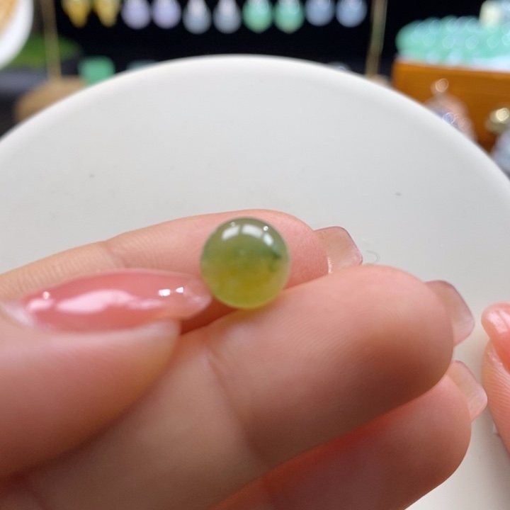 翡翠吊坠(不含链)未镶嵌翡翠黄加绿圆珠