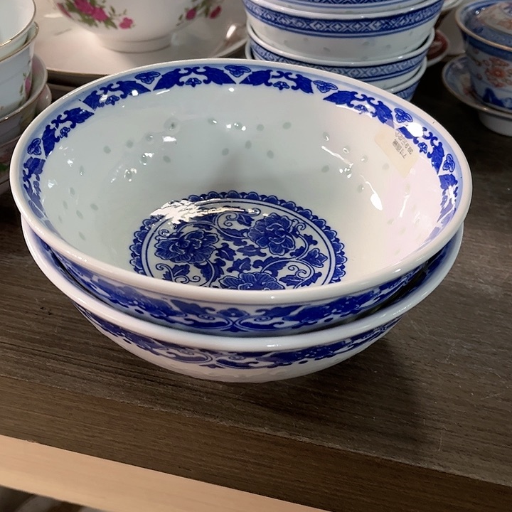 瓷片/////直径18厘米。2个。