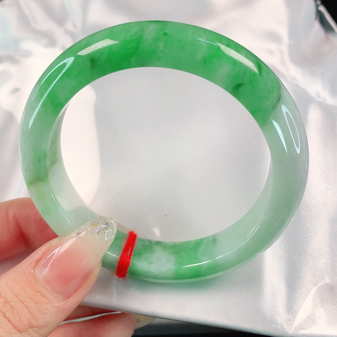 翡翠手镯未镶嵌52.8圈口