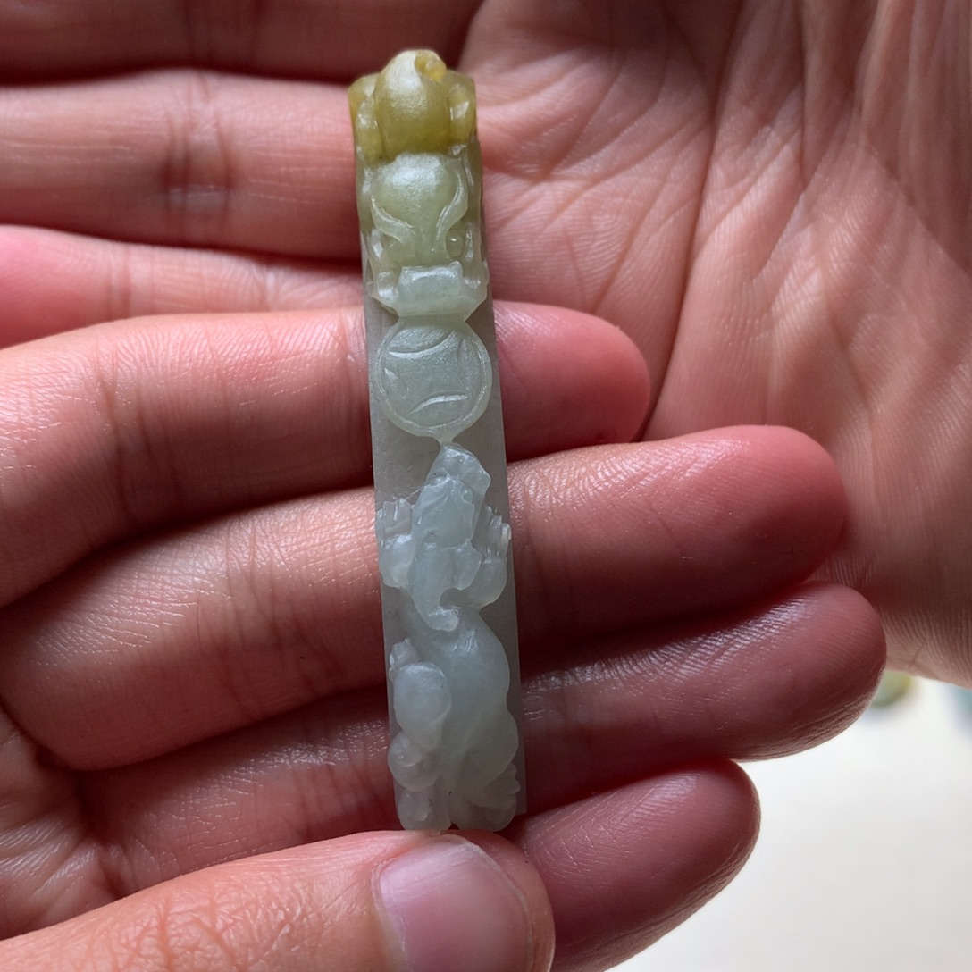 定制翡翠未镶嵌龙勾