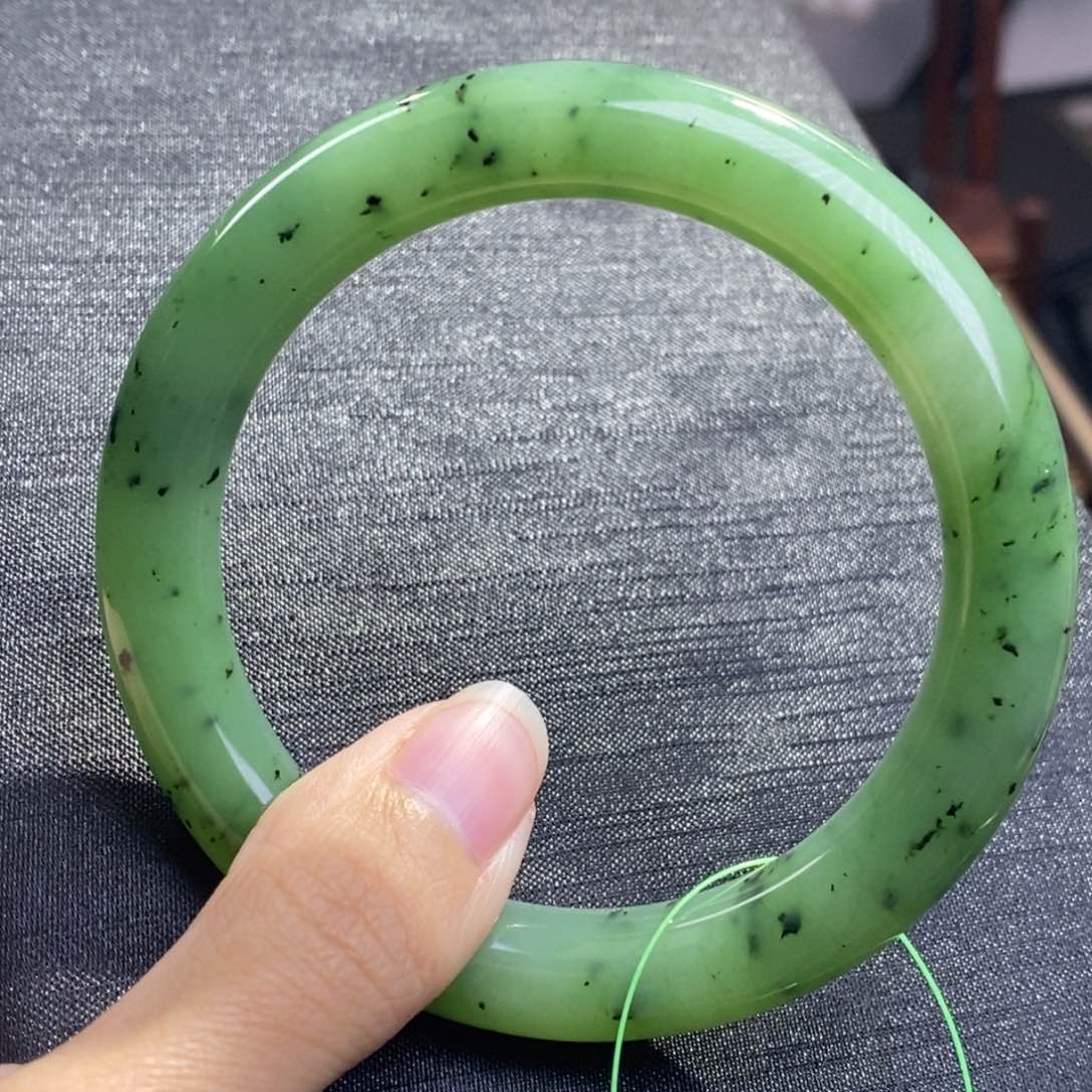 和田玉碧玉乌兰海圆条手镯58圈口未镶嵌