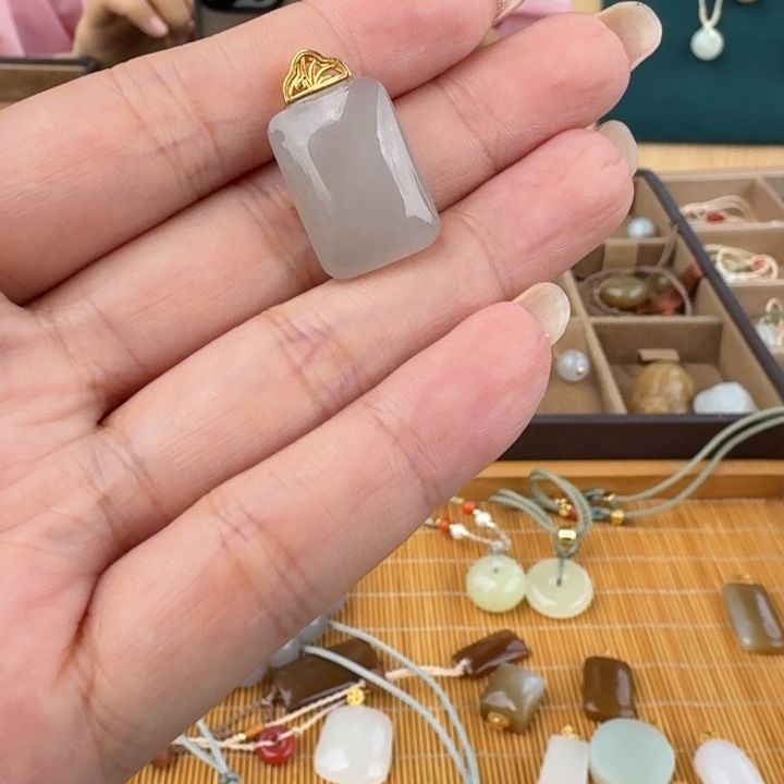 颈饰银S925镶嵌和田玉