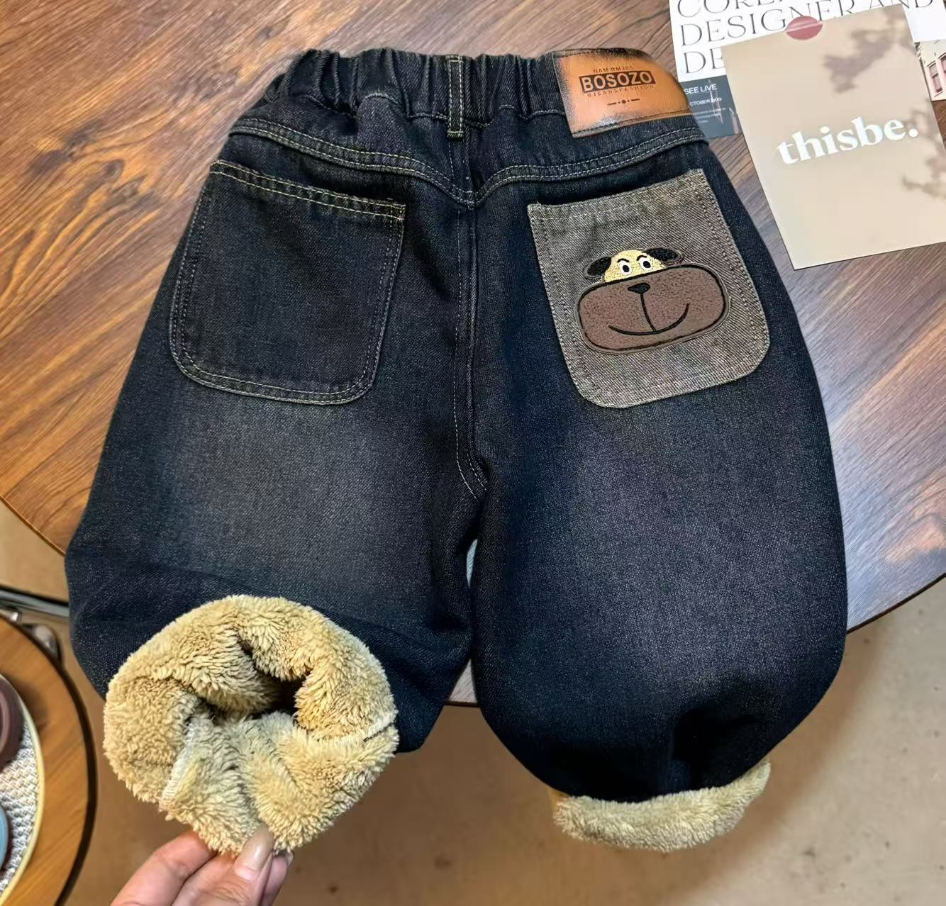 2025冬季儿童宽松老爹裤加厚男女童保暖卡通蜜蜂小狗毛牛仔裤D18