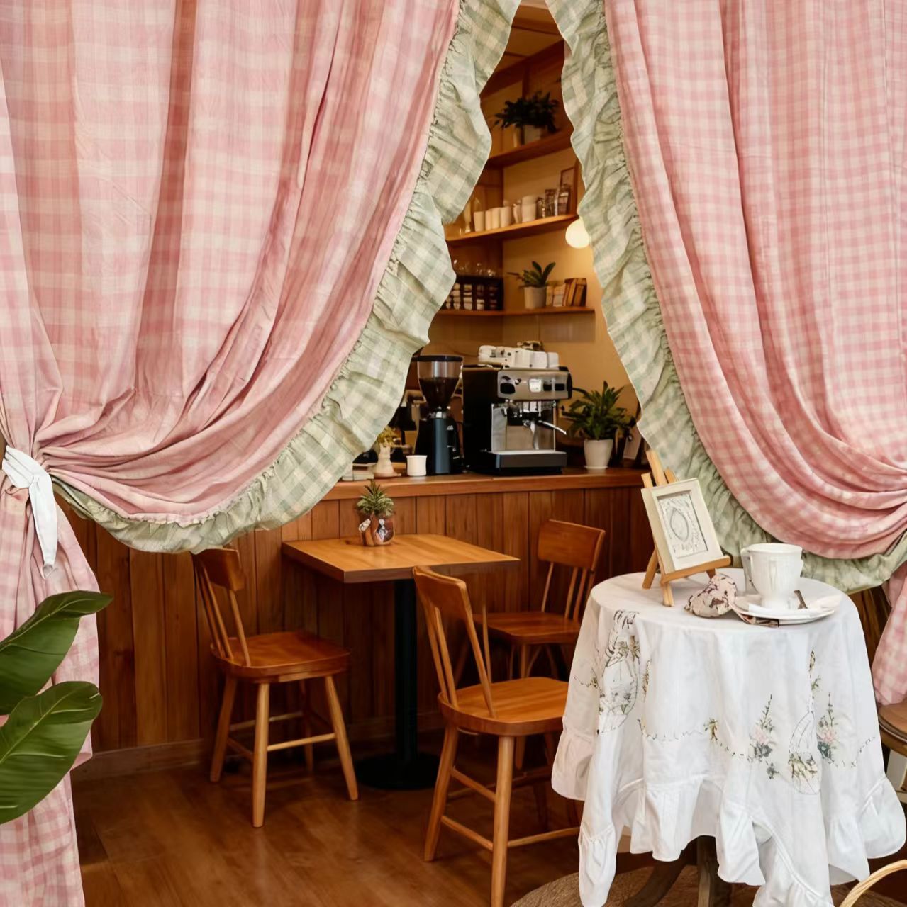 LY2622粉格子拼接荷叶边卧室客厅女儿房落地窗半遮光窗帘270*260