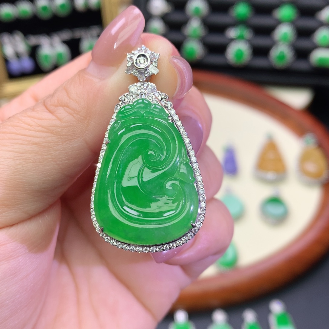 翡翠18K金镶嵌吊坠(不含链)