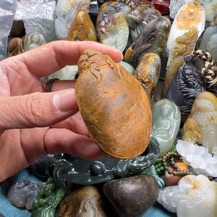 和田玉未镶嵌挂件