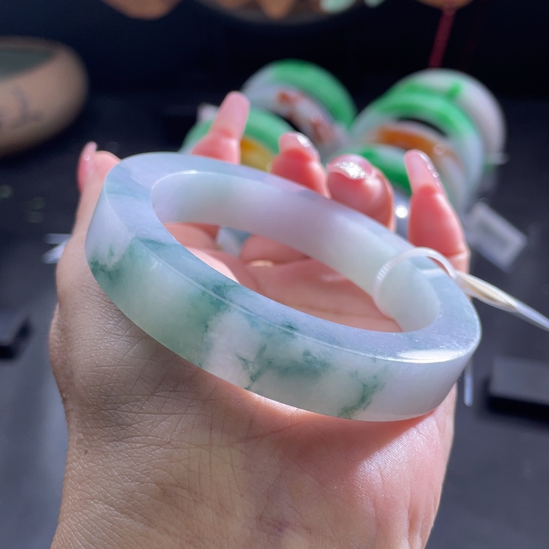 未镶嵌翡翠手镯定制翡翠