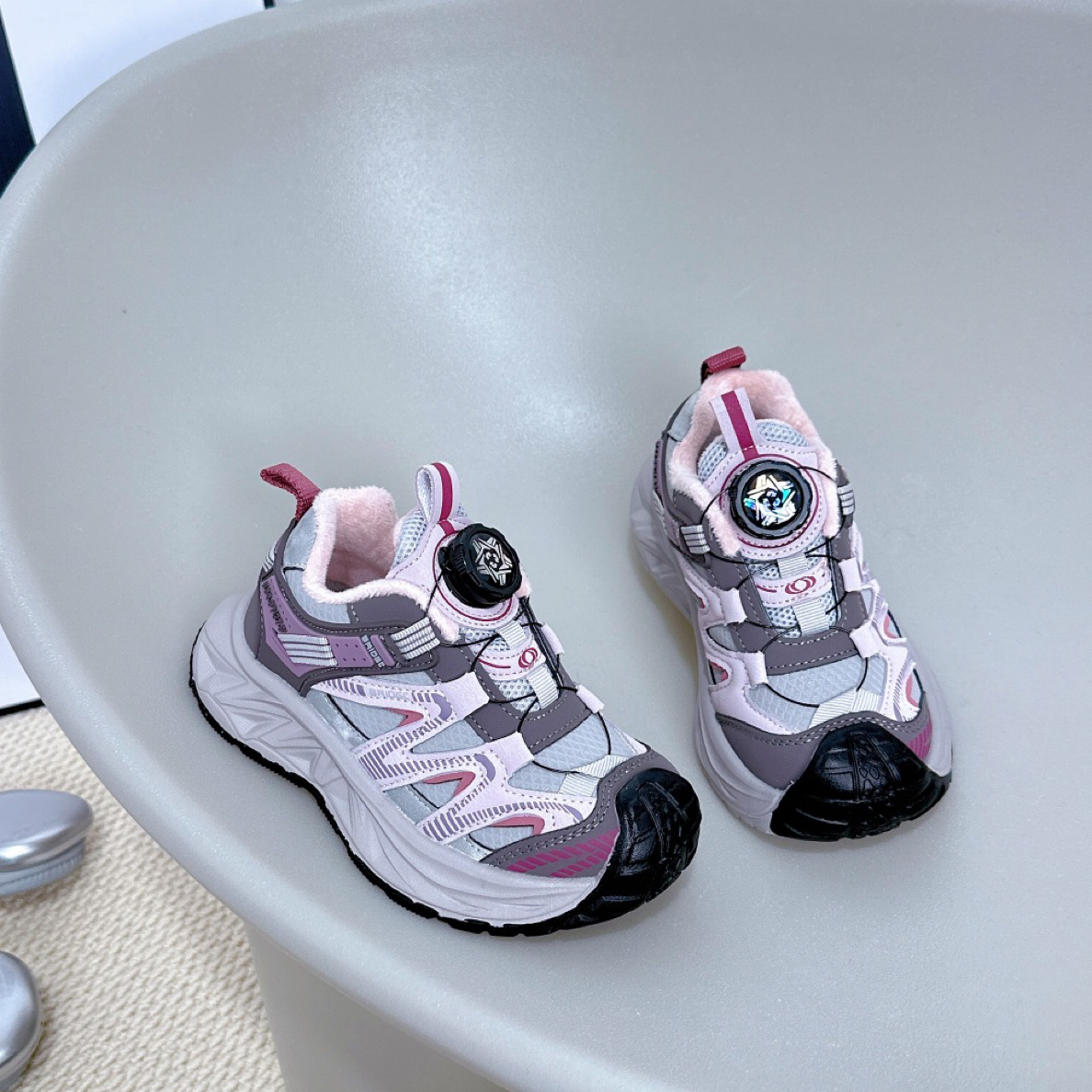 皮面加绒超轻二棉运动鞋老爹鞋（27到37）