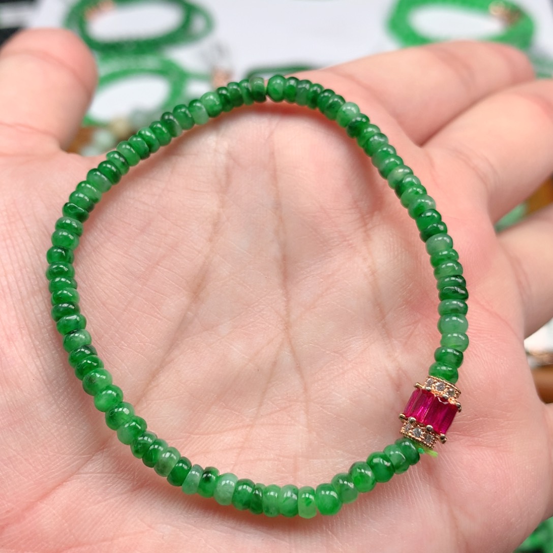 翡翠手链未镶嵌翡翠