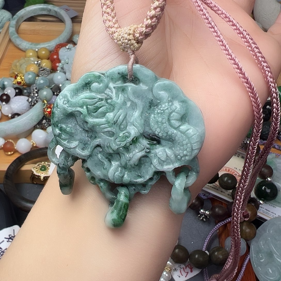 翡翠吊坠(赠链)未镶嵌吊坠11