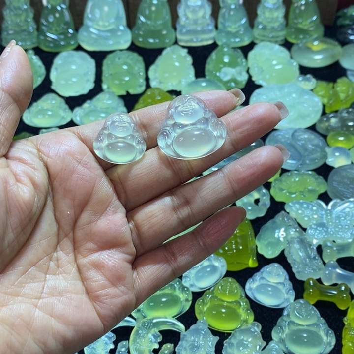 九***.蛇纹石玉未镶嵌颈饰