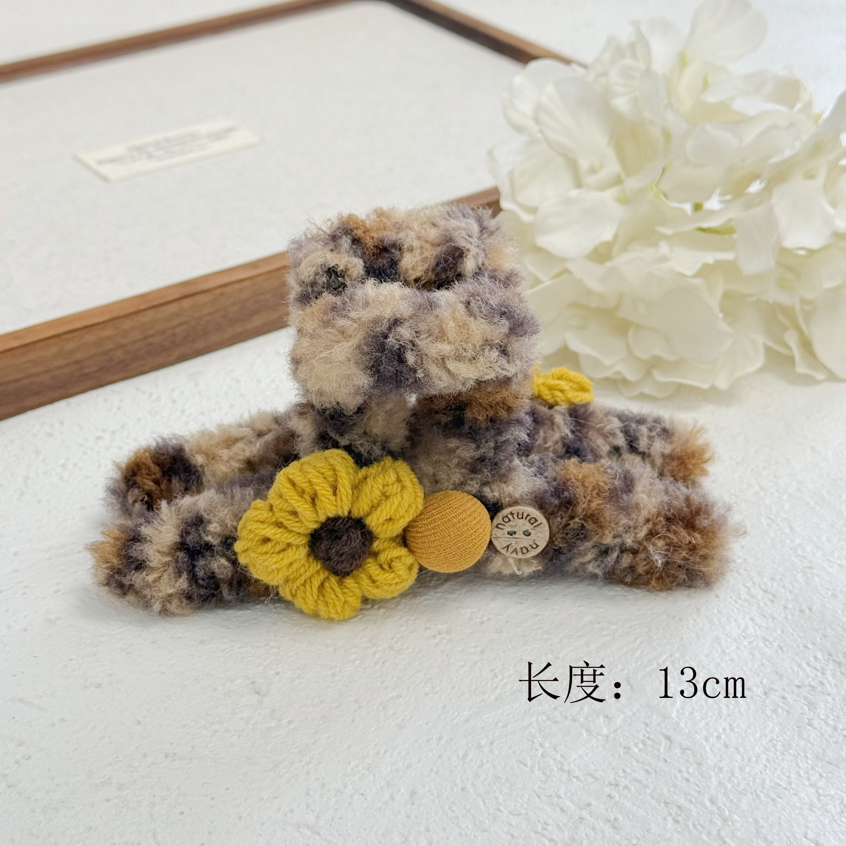 BAOSHATI/宝莎缇F-1347韩版秋冬毛绒气质拼色百搭花朵抓夹13CM
