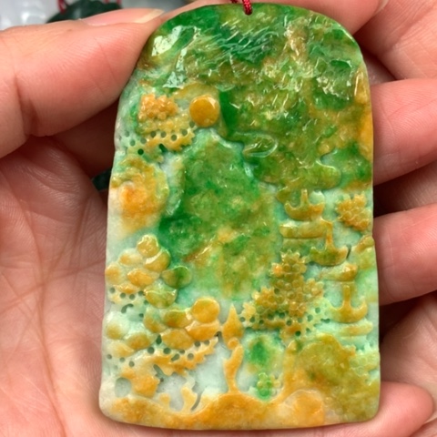 翡翠颈饰未镶嵌漂**孩翡翠